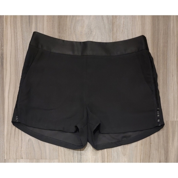 Women's Express Dress Shorts - Picture 1 of 12